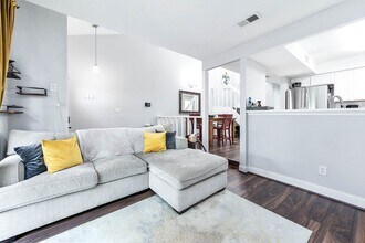 Building Photo - 12668 Newbrook Dr