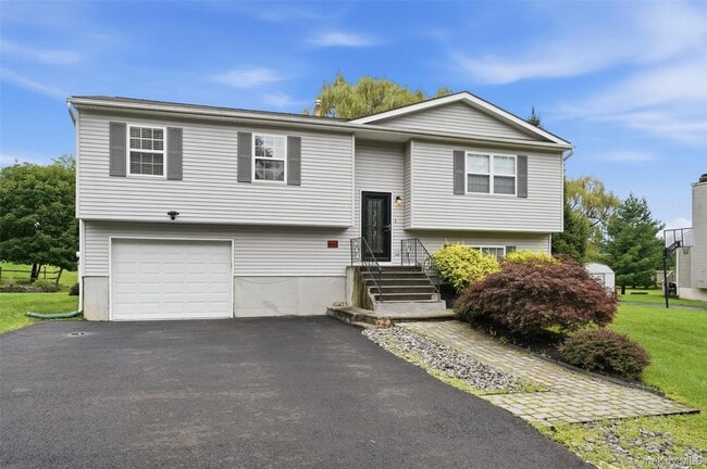 Building Photo - 17 Watkins Dr