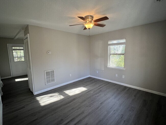 Foto del edificio - ELLG715