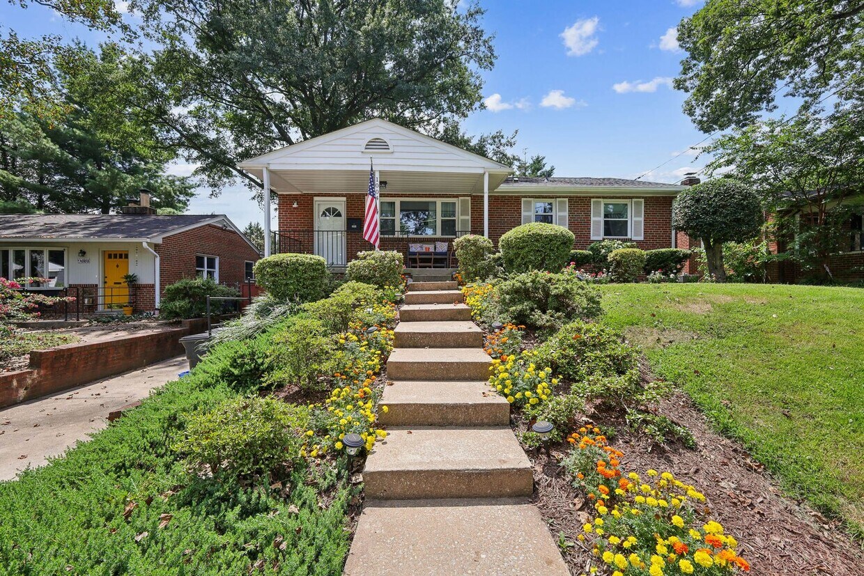 Foto principal - Beautifully Maintained 4BR/2BA Home in Sil...