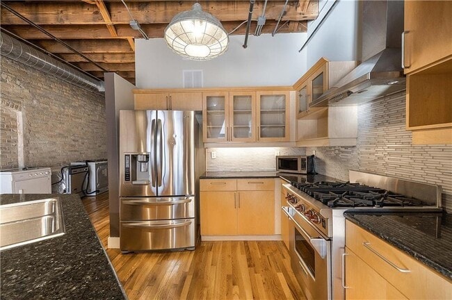 Building Photo - 411 Brazos St