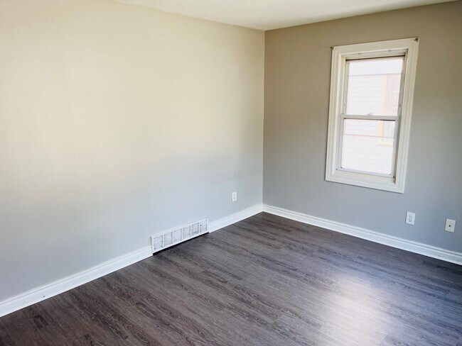 Foto del edificio - 6638 Campbell St