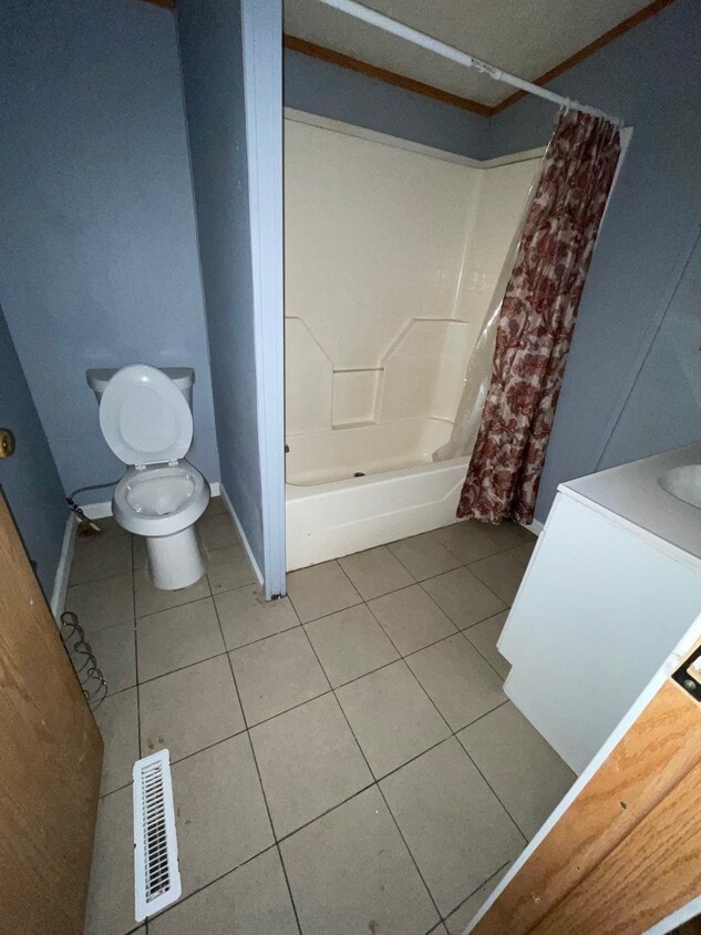 Primary Photo - 395 Memory Ln