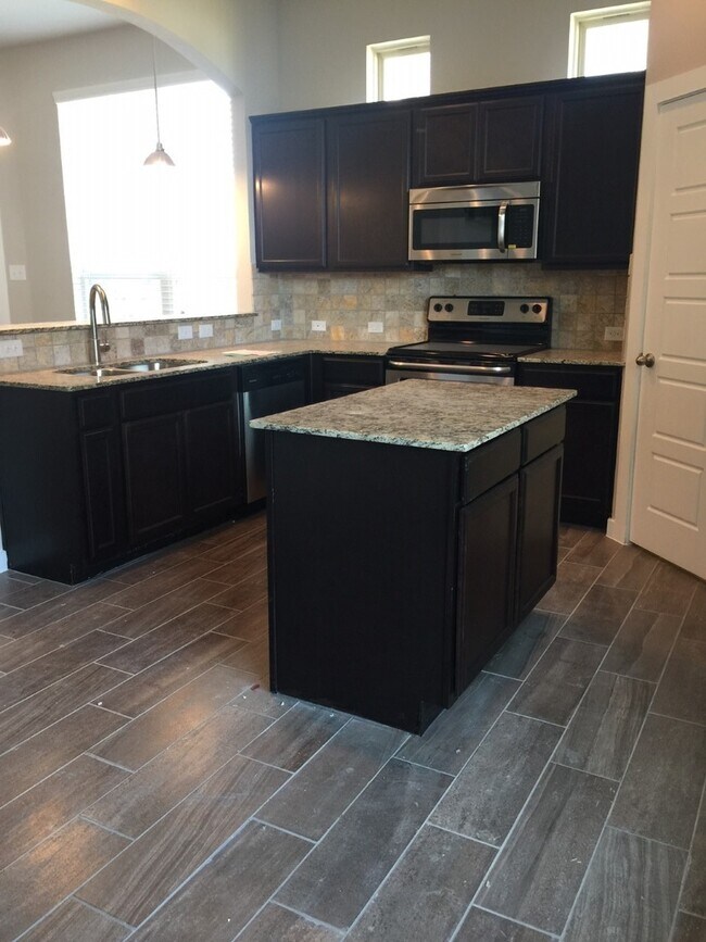 Building Photo - LUXURY 2 STORY DUPLEX LOCATED IN MIDLOTHIA...