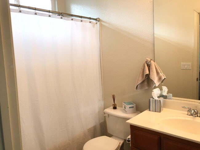 Building Photo - 1868 White Sands St