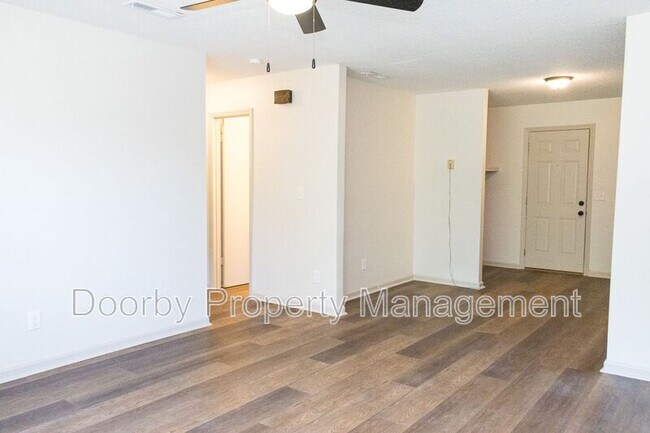 Building Photo - 6404 Middle Dr