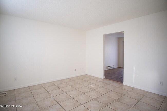 Foto del edificio - 5872 E 28th St