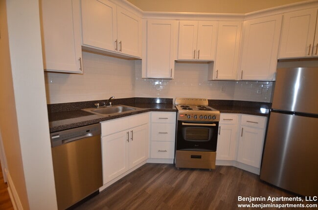 Building Photo - 1575 Beacon St