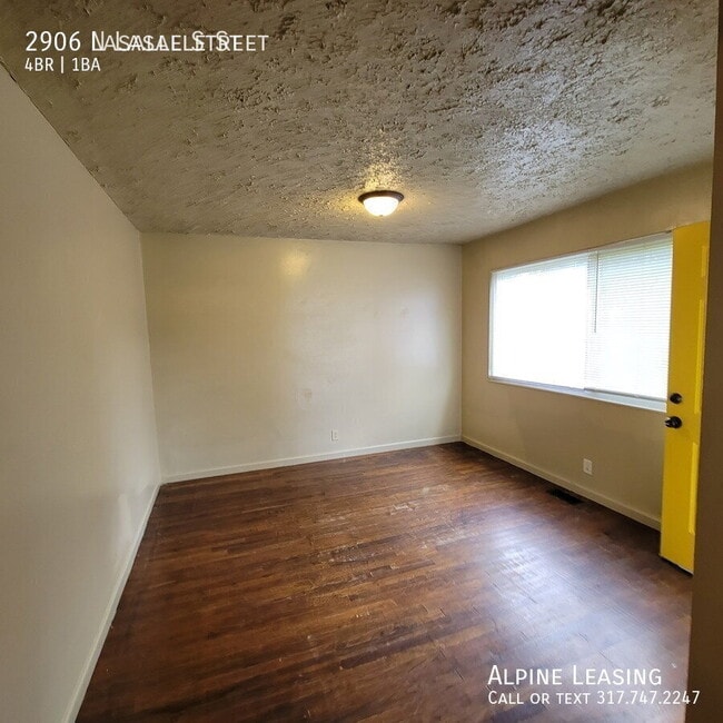 Building Photo - 2906 Lasalle St