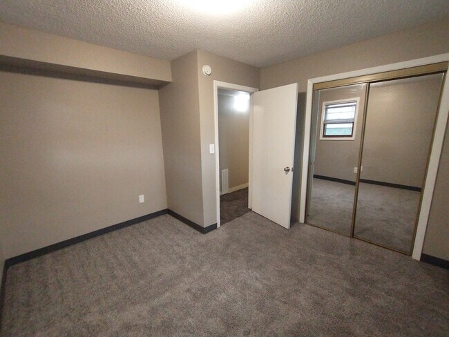 Foto del edificio - 413 West Fargo