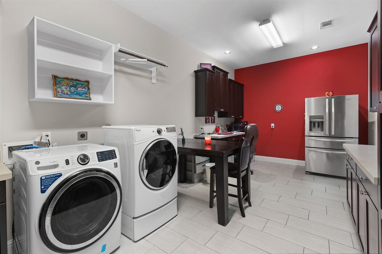 Primary Photo - 12515 Cumberland Dr