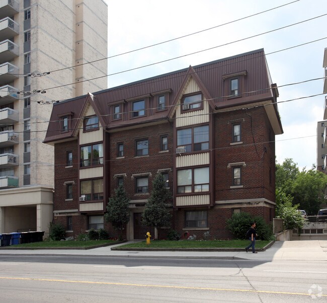 Photo du bâtiment - 1510 Bathurst St