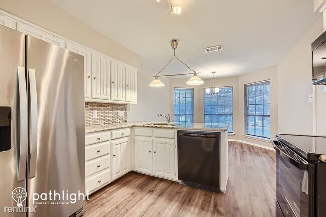Building Photo - 4 br, 3 bath House - 4415 Silverthorn Driv...