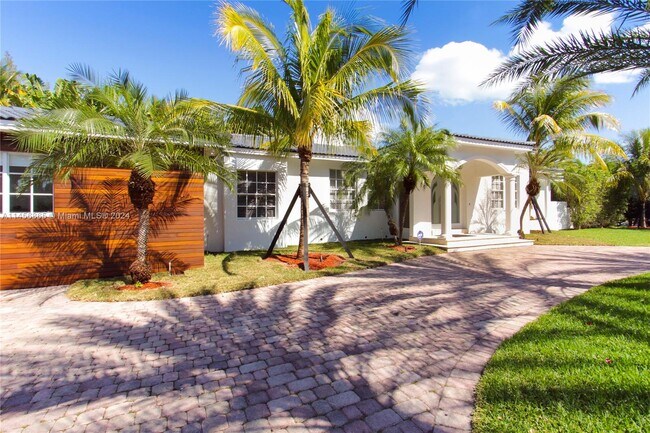Building Photo - 145 S Hibiscus Dr