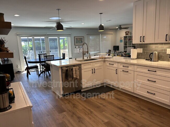 Foto del edificio - 6051 Bounty St