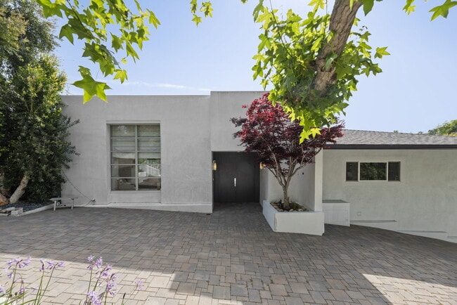 Building Photo - 641 Walther Way
