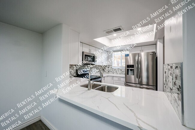 Foto del edificio - 1601 W Sunnyside Dr