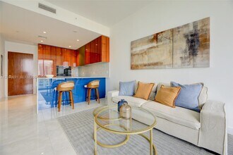 Building Photo - 2678 Tigertail Ave