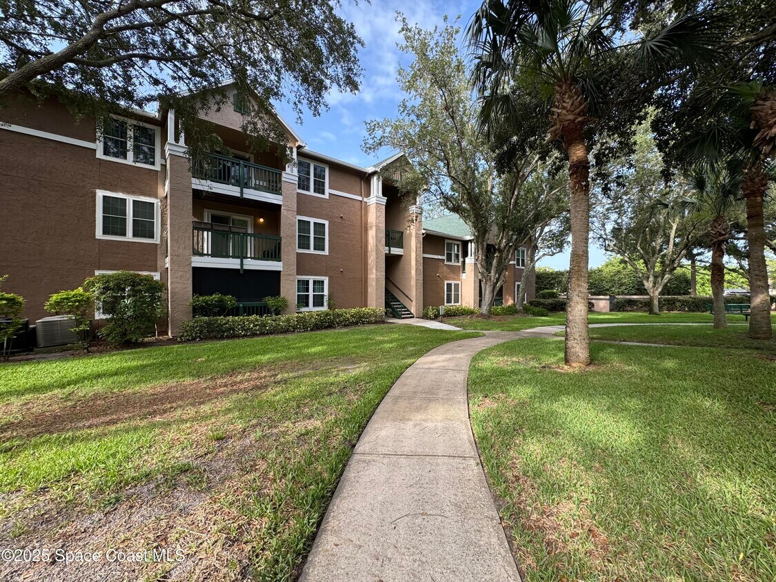 Foto principal - 7667 N Wickham Rd