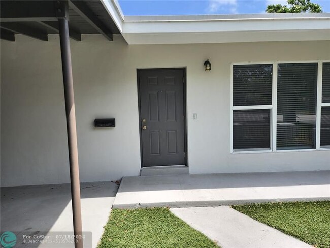 Foto del edificio - 416 Prosperity Farms Rd