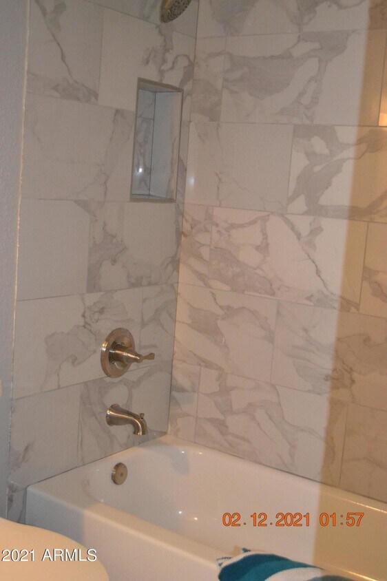 Foto del edificio - 4443 E Wood St