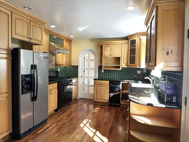 Building Photo - 15790 Rica Vista Way