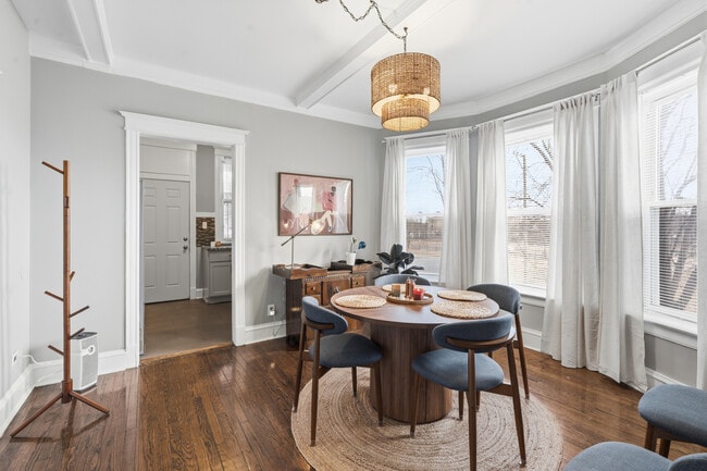 Building Photo - 6239 S Ellis Ave