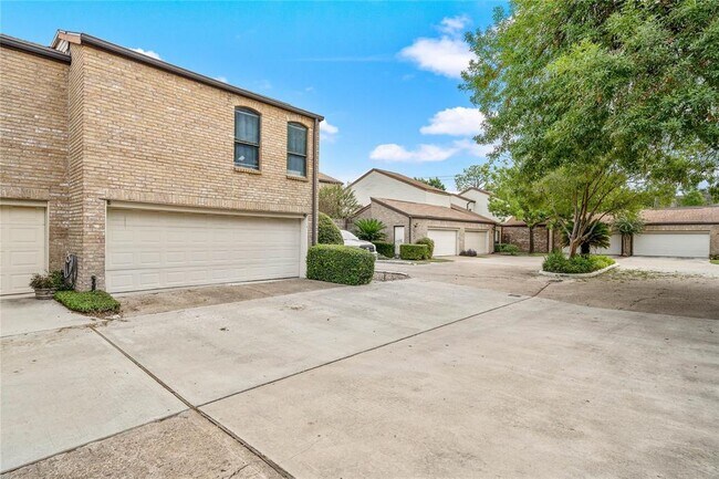 Building Photo - 2555 Bering Dr