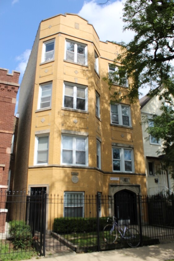 Foto principal - 3512 W Shakespeare Ave