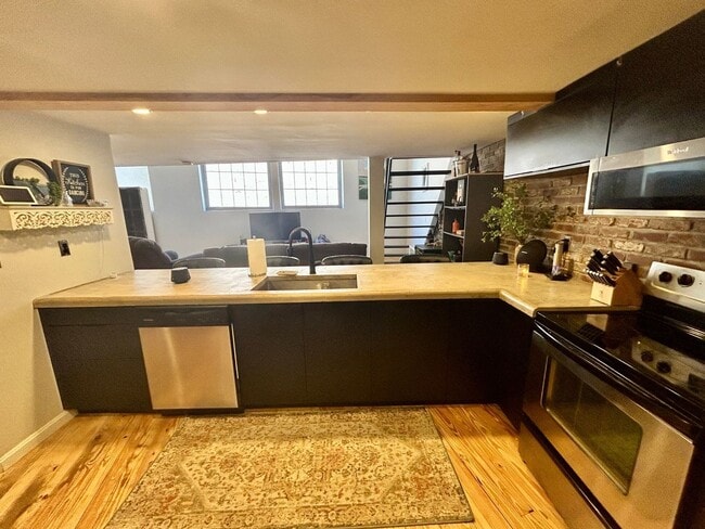 Building Photo - Loft Condo in Columbus