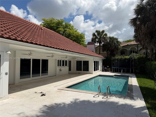 Foto del edificio - 4934 NW 94th Doral Pl