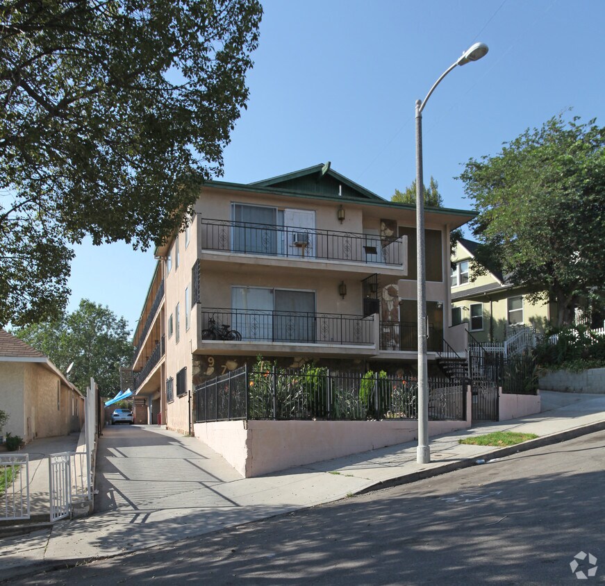 Foto principal - 975 Everett St