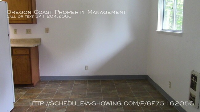 Building Photo - 3940 Evergreen Ave