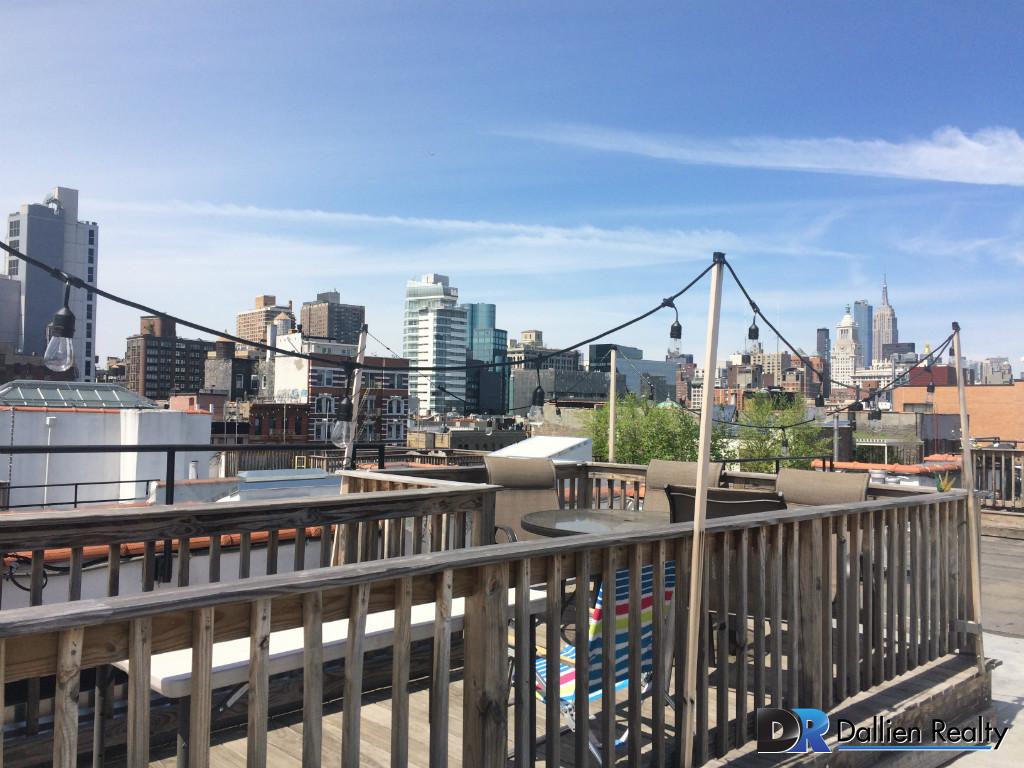 Foto del edificio - 54 E 3rd St