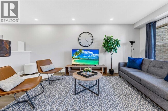 Photo du bâtiment - 2258 Manchester Dr