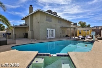 Building Photo - 722 Barrie Ct