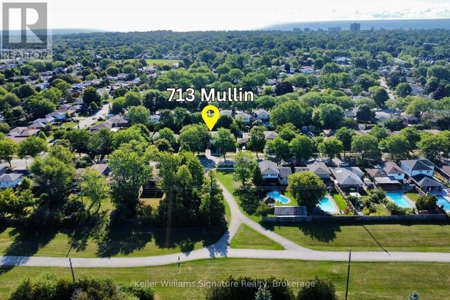 Building Photo - 713 Mullin Way