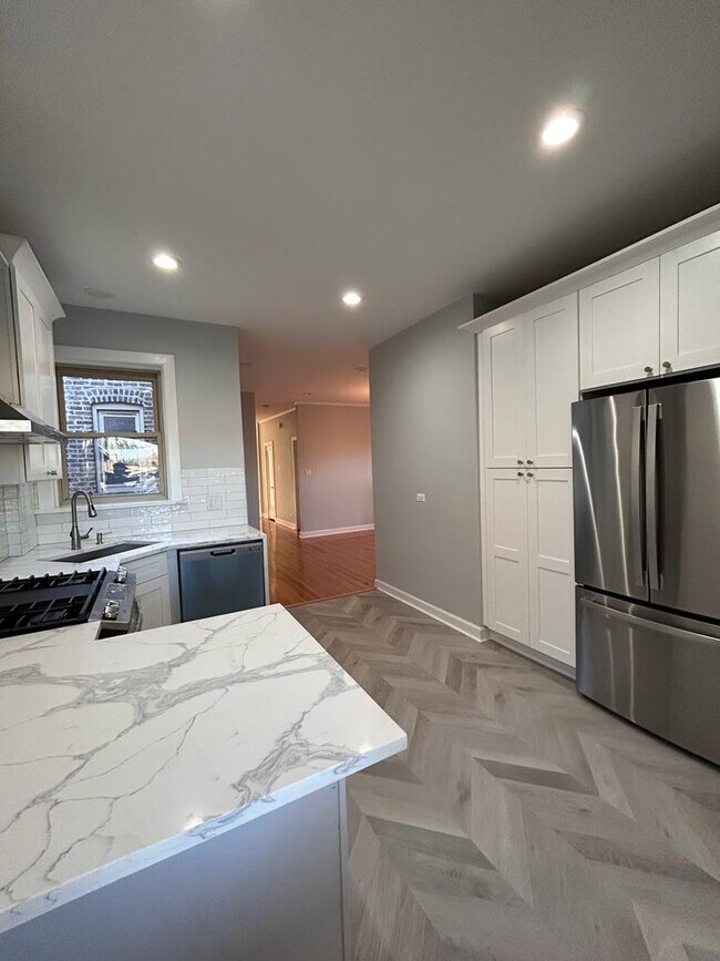 Foto del edificio - 6321-2 N Paulina St