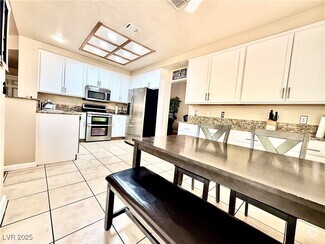 Building Photo - 1436 Country Hollow Dr