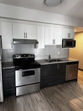 Building Photo - 258A-258A Sunview St