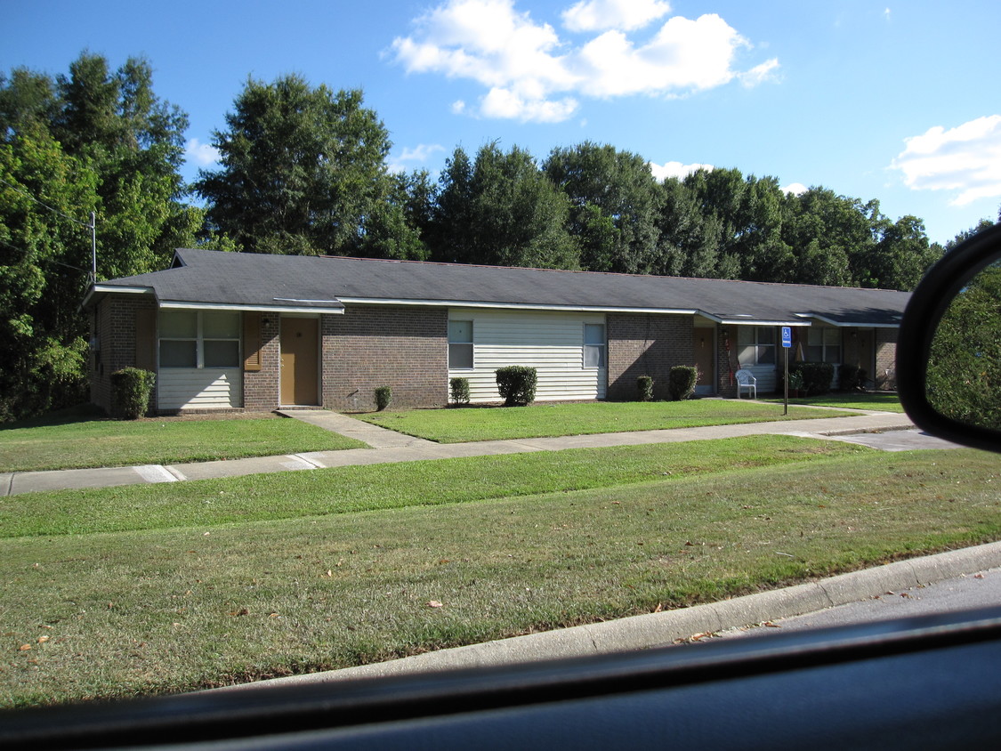 Primary Photo - Loachapoka Villas