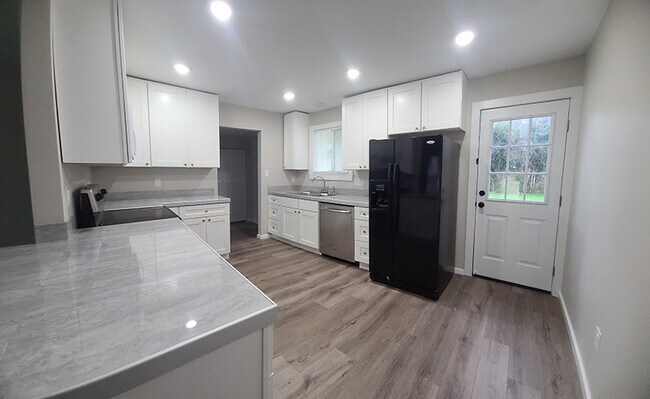 Kitchen - 514 Ruth St