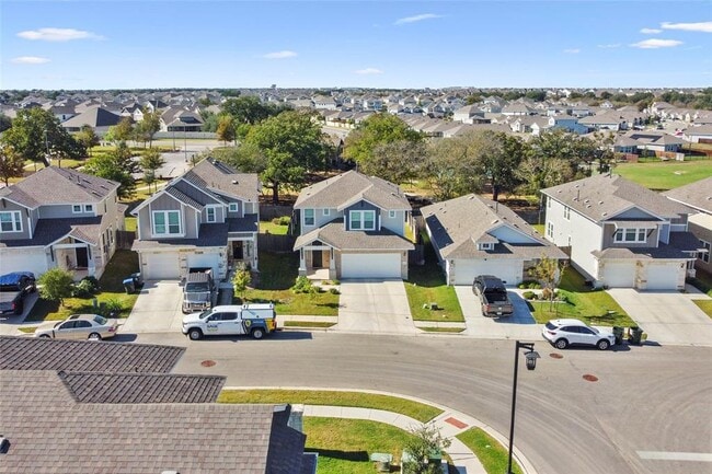 Building Photo - 113 Stone Crk Dr