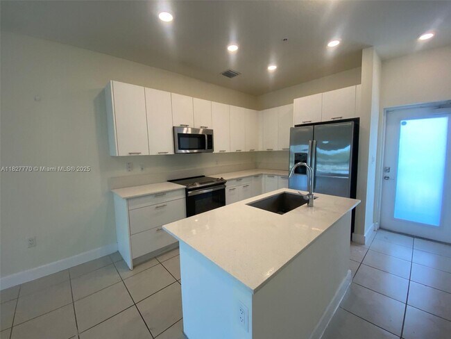 Building Photo - 8001 NW 41st St