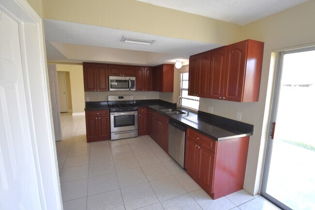 Foto del edificio - 11351 NW 31st Pl