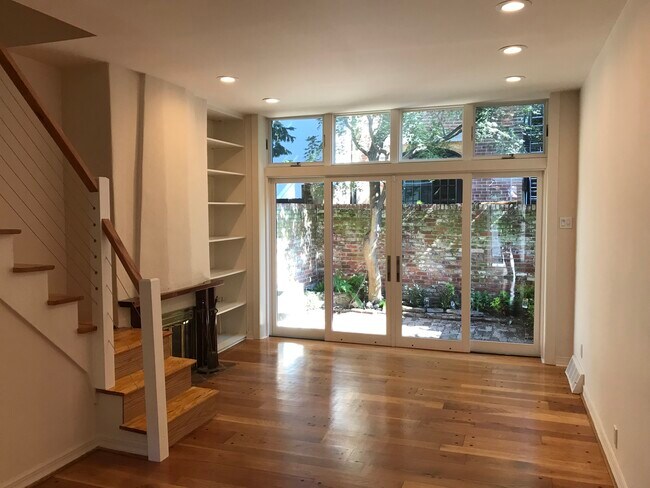 Living Room - 2045 Waverly St House
