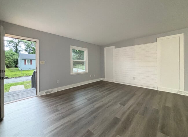 Foto del edificio - 1226 Montgomery Ave