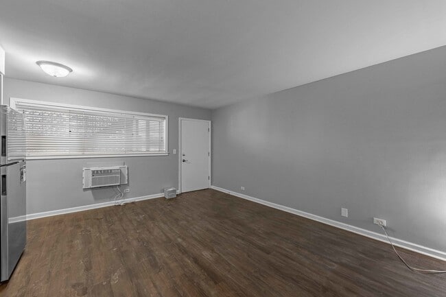 Foto del edificio - 7201 W Wellington Ave