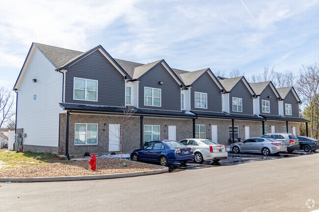 Building Photo - Highland Oaks