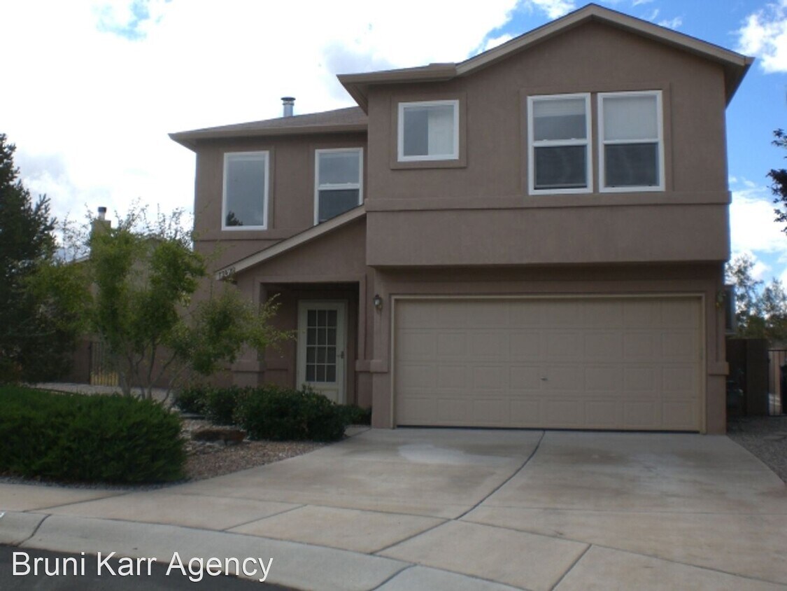 Primary Photo - 3 br, 2.5 bath House - 12000 Block of Rain...